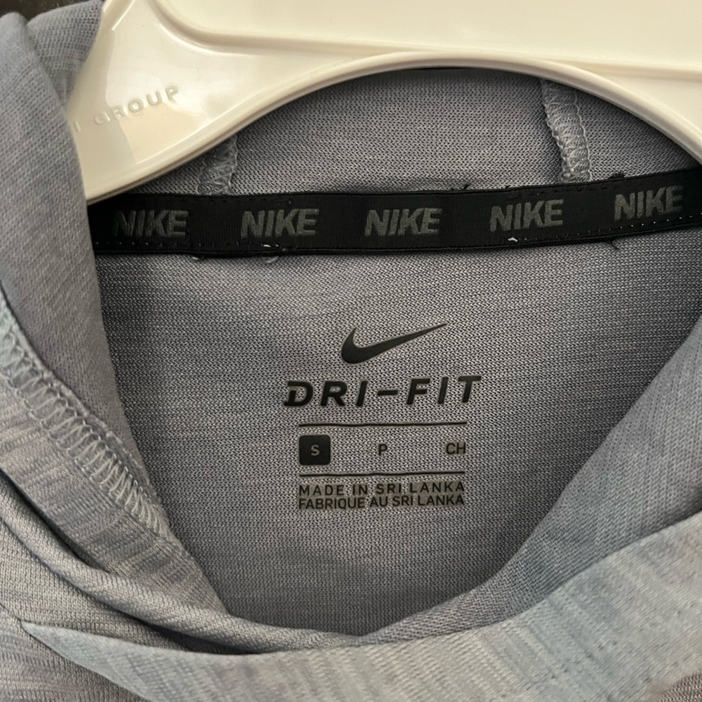 Nike dry fit boys hoodie size small
